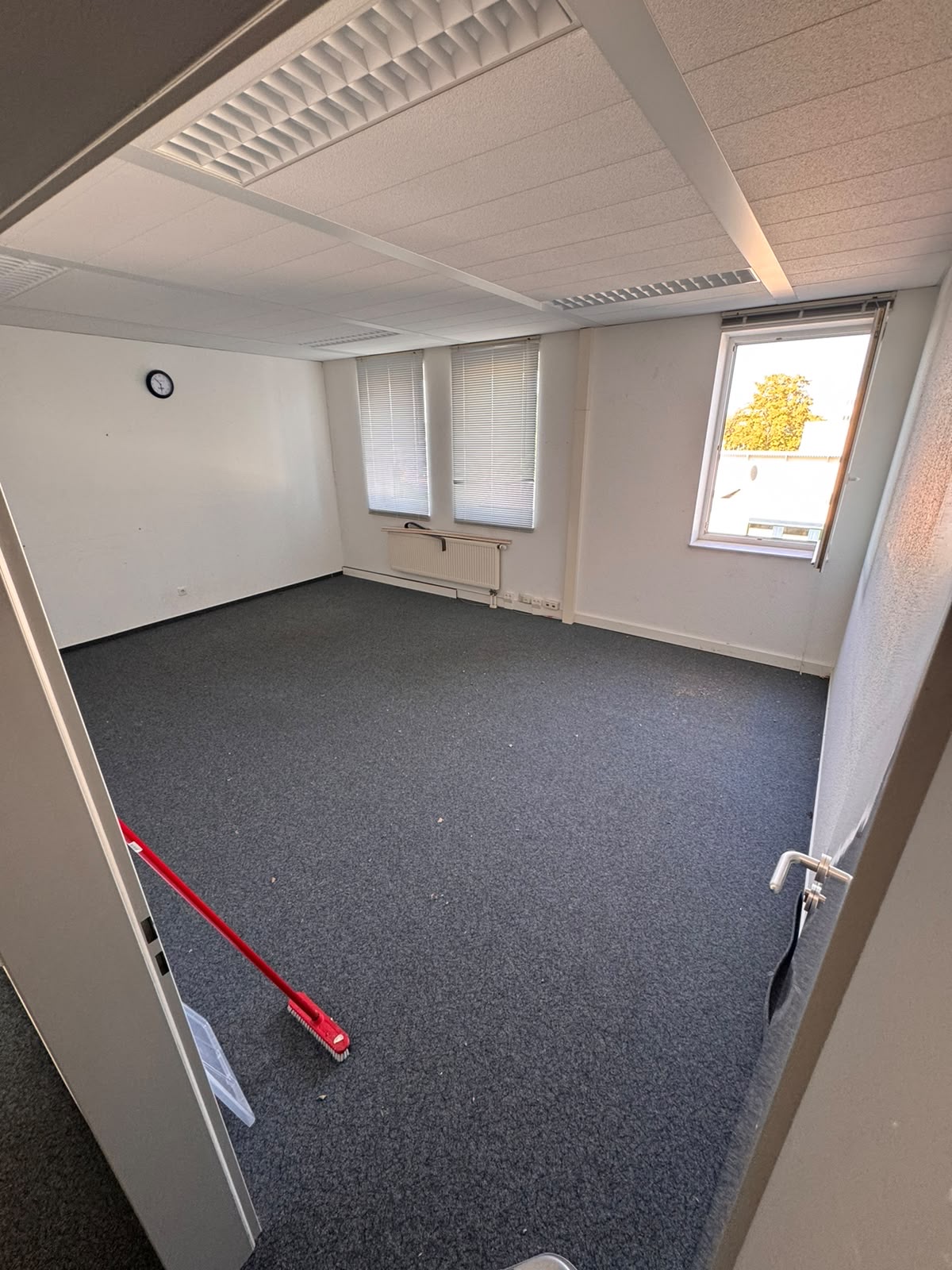 Leergeräumter Raum nach der Entrümpelung